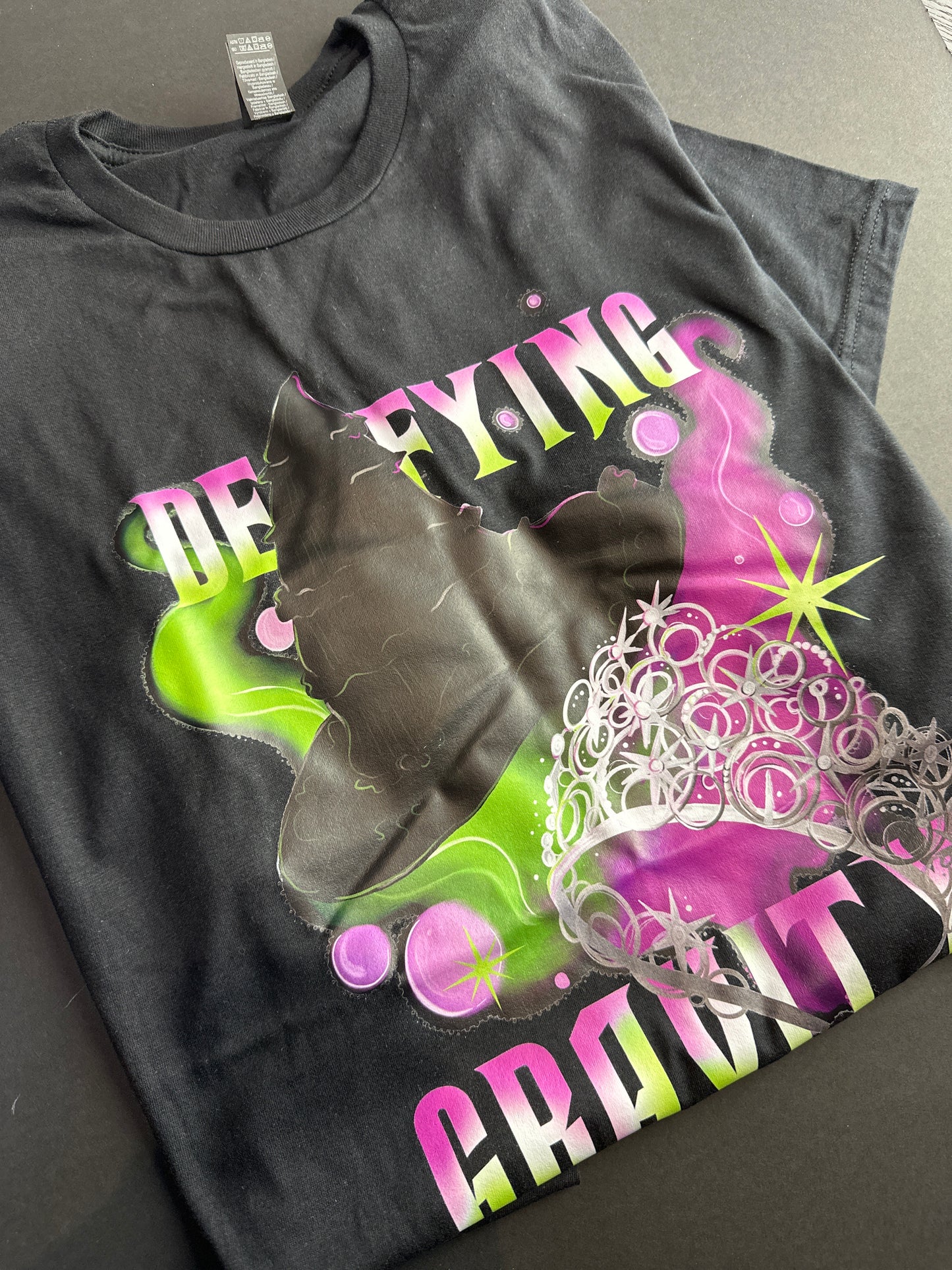 XL Defying gravity tee